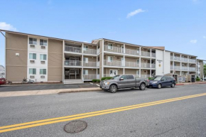 2 Bedroom Bayside Condo with Pool in OCMD